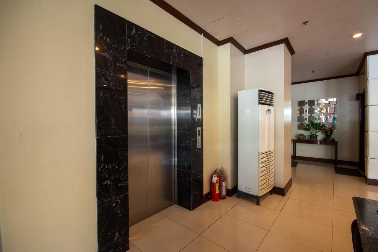 Fuente Oro Business Suites Cebu Powered By Cocotel Exterior foto