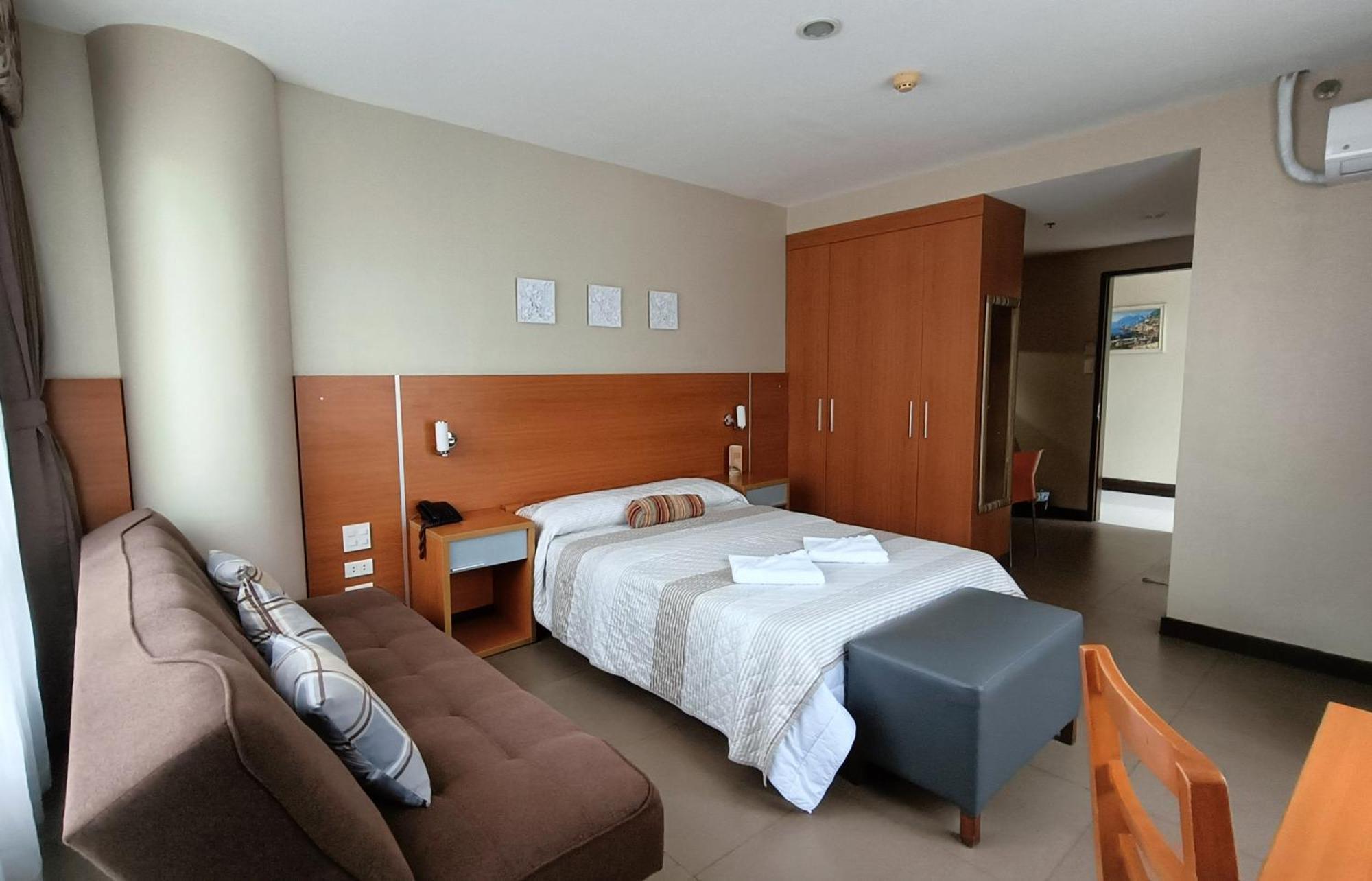 Fuente Oro Business Suites Cebu Powered By Cocotel Exterior foto